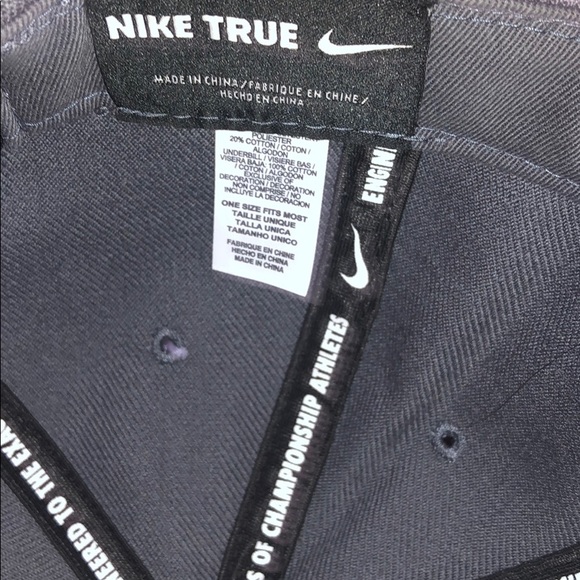 Nike hat - Picture 3 of 6